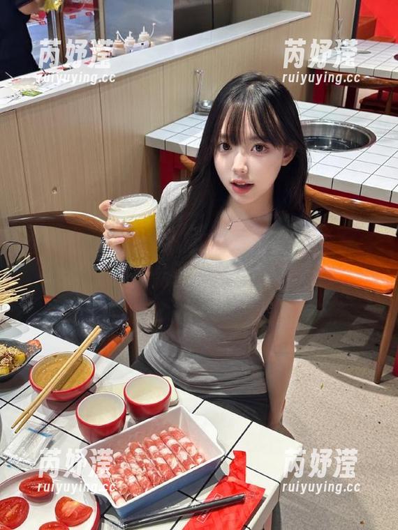 嗲囡囡 - 燃烧这个夏天！Emily顾奈奈酱白裙写真更新，青春气息扑面而来