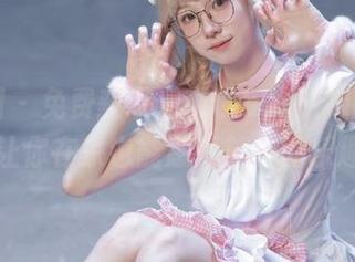 嗲囡囡 – 免费获取潘琳琳ber旅拍图集，让你在家也能感受旅行的乐趣