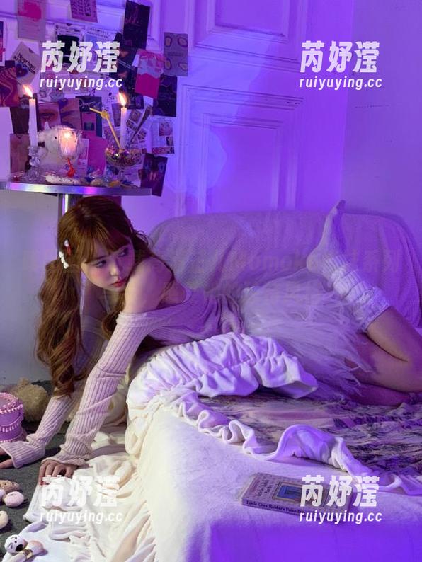 嗲囡囡-芷儿Momoko 嗲囡囡 - 下载高清芷儿Momoko棉袜系列写真,感受她的独特风格