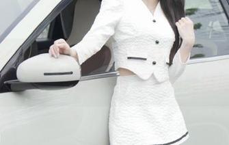 头条女神 – COCO校园写真欣赏：观看这些精美图片，重温青春年少的美好时光！