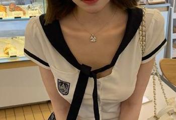 头条女神 – 张梓然独特的美脚魅力写真，令人惊艳的套图细节尽显