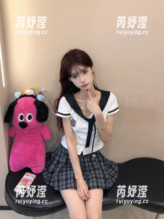头条女神 - 萌琪琪丝袜物语原图上线，观看她诠释的动人瞬间