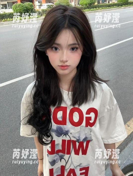 学妹加速跑 - 跟随苏苏的居家写真探索之旅，定制独一无二的家居风格，惹得邻居直呼：真会玩！