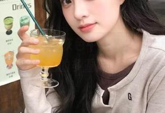 宋哈娜(송하나)在灰色中品味生活，私拍美图展现她的多重风格与美感