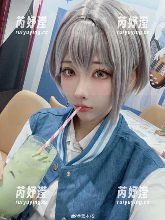 宫本樱 宫本樱的眼镜之旅:高清图片跟随其风格的每一个细节