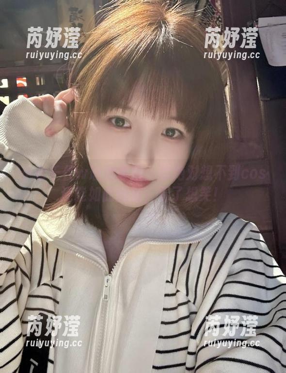 小仓千代w瑜伽套图：你绝对想不到cos还能如此幽默，看了想笑！