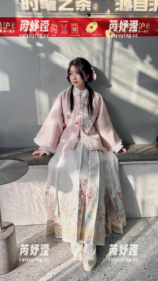 小女巫露娜黑丝写真之旅，寻找那些梦幻般的壁纸