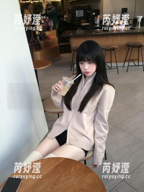 小玉吃果冻 微密圈 - 一起来观看小玉吃果冻:粉色写真展现少女心的无限魅力