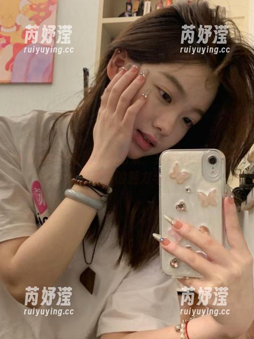 小空sora最新作品图集：探索nikke胜利女神尼罗的魅力与风情