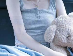 少女秩序发布最新写真集“白丝蓝裙少女”，感受少女的清新气息