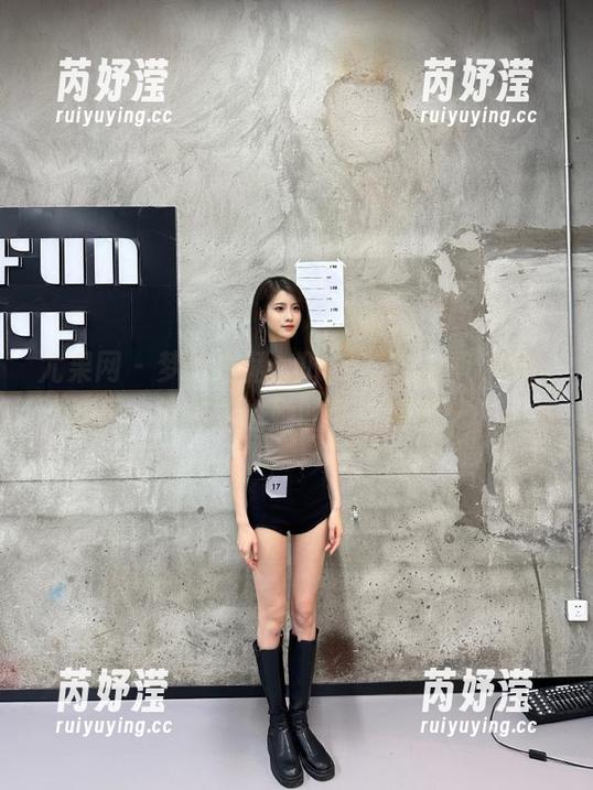 尤果网 - 梦幻白裙：叶希私房写真合集，带你走进她的私密世界
