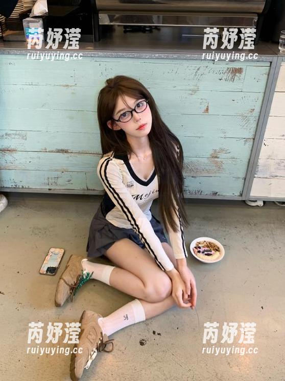 尤果网 - 不可错过的最新资源，朱赢少女写真风格大揭秘！