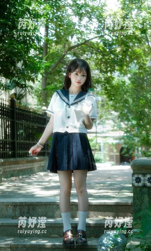 尤果网 - 感受李易童白色写真中的美图魅力，熏染每一个心灵