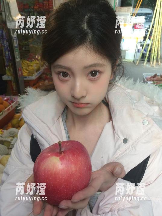 尤果网 - 最新杨晨晨作品集：精美的姐姐写真图片，展现无尽魅力！