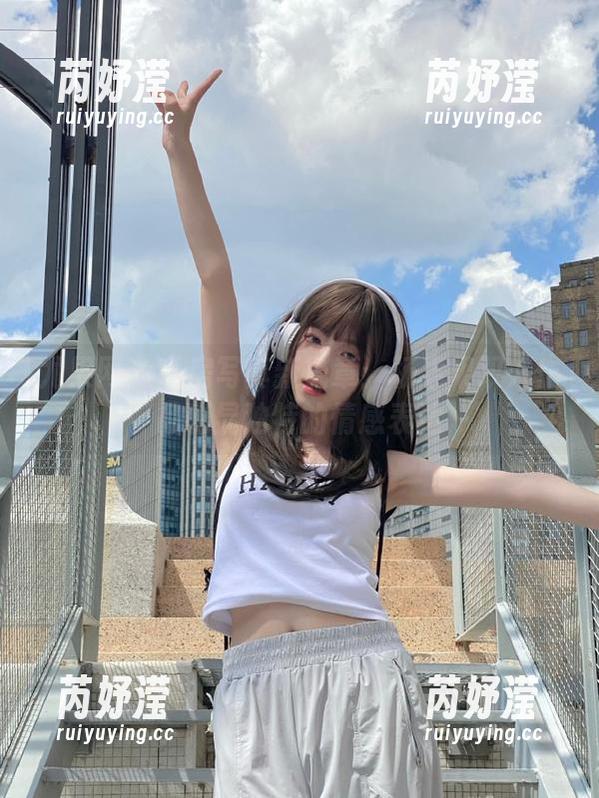 尤果网 - 私房写真新篇章：杨果果双人作品彰显独特的情感表达
