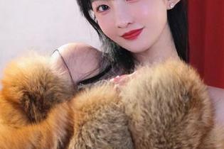 尤果网 – 王翊涵连衣裙美图集合，尽享她的优雅与风情万种