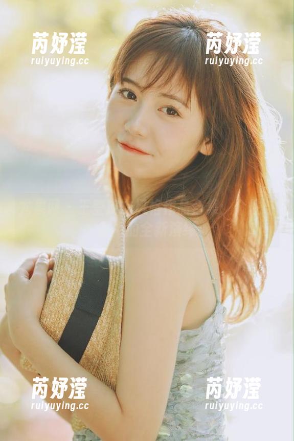 尤果网 - 王莹皮衣风格作品合集：个性与魅力的全新演绎