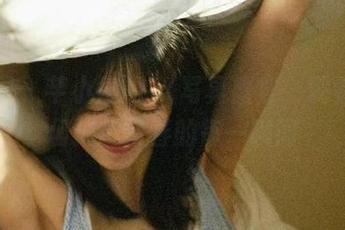 尤果网 – 芊小童的JK写真盛宴，观看她如何捕捉青春的每一瞬间