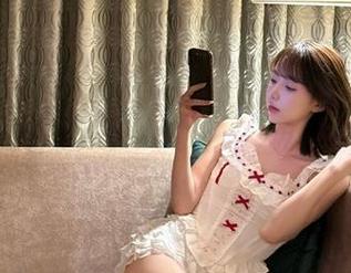 尤果网 – 莉恩带你领略镂空之美：她的写真作品集与珍稀原图分享！