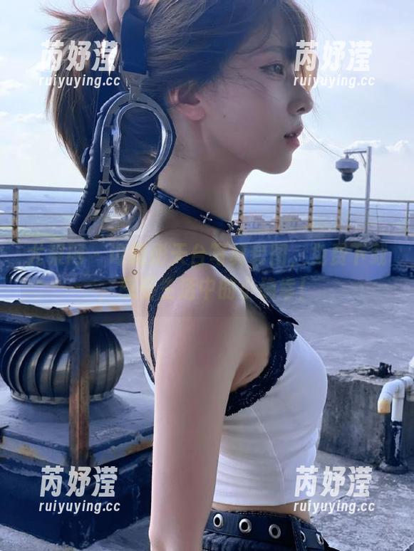 尤果网 - 谭晓彤天台写真套图，免费下载，感受生活中的小确幸！