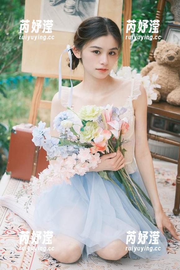 尤物馆-Kely香香 尤物馆 - Kely香香的御姐写真作品更新啦,视觉盛宴让你流连忘返!