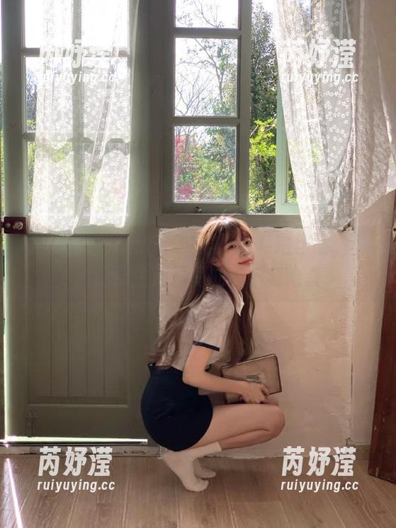 尤物馆 - 悦儿Yuky的黑白私拍作品，真实记录生活瞬间的美丽与沧桑