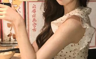 尤蜜荟 – 谁说白裙只能清新？看宋KiKi如何颠覆传统写真资源，给你新的视角！
