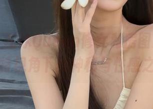 尤蜜荟 – 左冰Queen修女私房图集，揭示她独特视角下的神秘与性感之美！