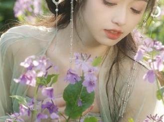 尤蜜荟 – 在线探秘林幼一的丝袜写真，领略她独特的气质与魅力