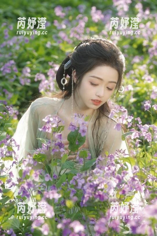 尤蜜荟-林幼一 尤蜜荟 - 在线探秘林幼一的丝袜写真,领略她独特的气质与魅力