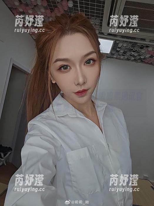唯美与神秘的碰撞：希希_啾暗黑通讯官图库免费下载不得不看
