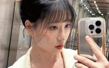 年年Nnian全套写真：粉色内衣自摄，细腻展现女性魅力