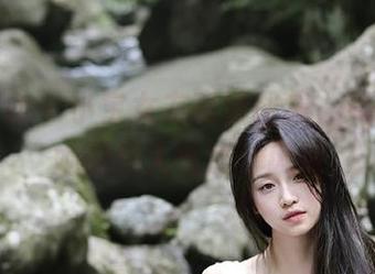 异思趣向 – 小宝女友高清图集，尽情欣赏她的迷人气质与风情