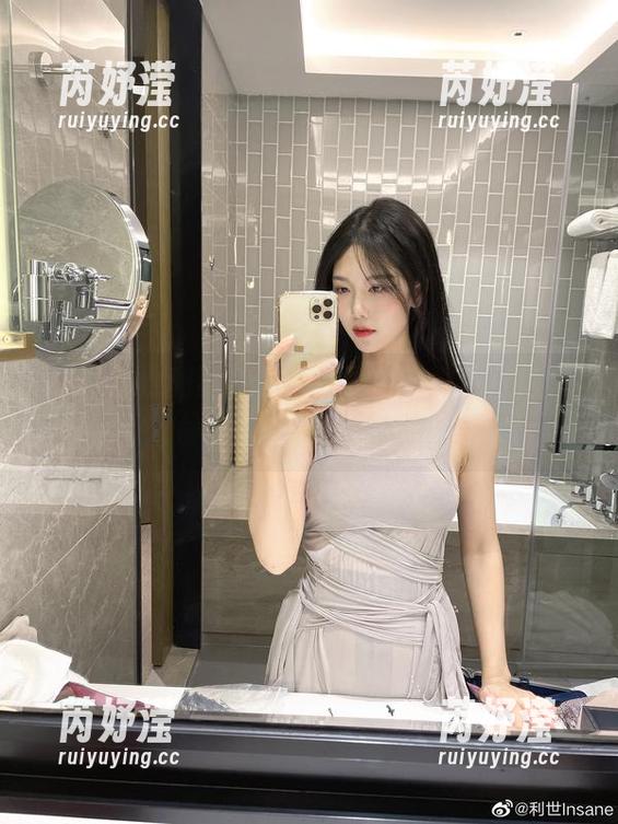 抖娘利世 发现抖娘利世2月微密圈中的绝美写真作品,在线畅享与下载