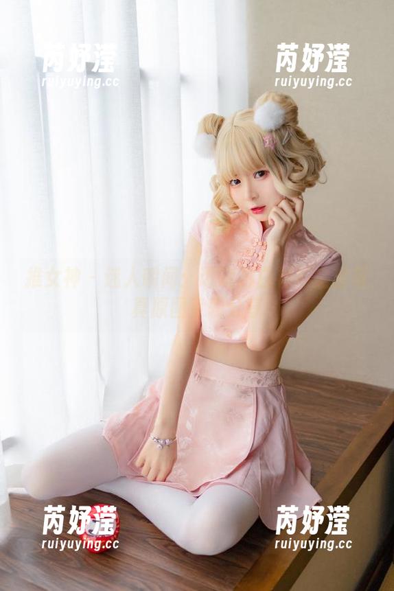 推女神 - 迷人瞬间：谭晓彤白衬衫全套写真原图专辑分享