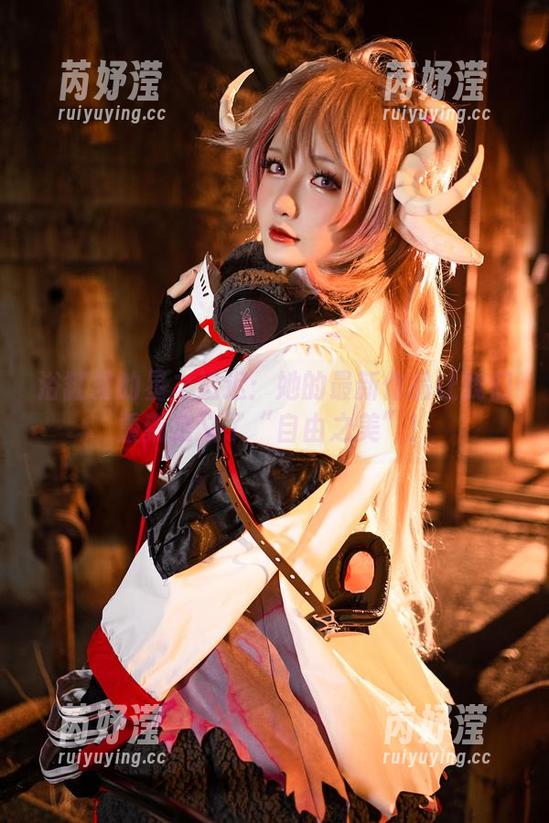 浴缸里的星之迟迟：她的最新作品让我们重新定义了“自由之美”！