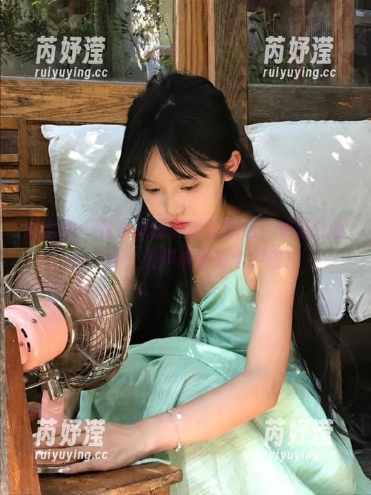 是小逗逗 微密圈 - 是小逗逗的肉丝图包,资源让你乐不停,笑声响彻整个宇宙!