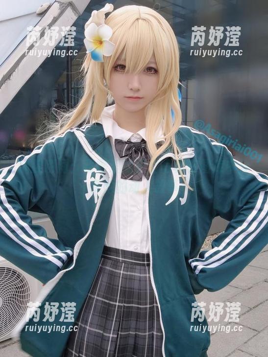 捕捉瞬间：朝雾爱的护士写真在图库中分享她的动人故事