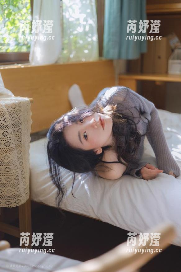 果儿Victoria 微密圈 - 惊艳!果儿Victoria的连体包臀配黑丝,竟然成了热门图片资源?