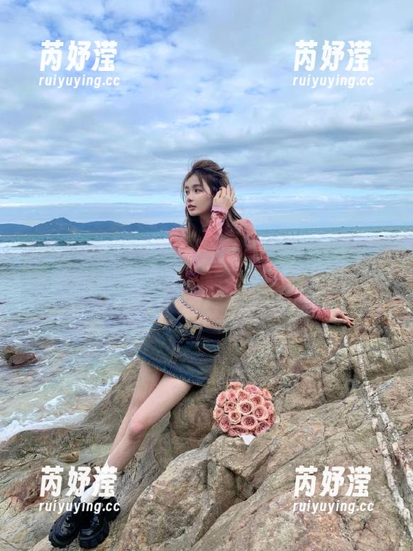 梦丝女神 - 海边的莹仙女写真套图合集：带你领略仙女的清新海风魅力！