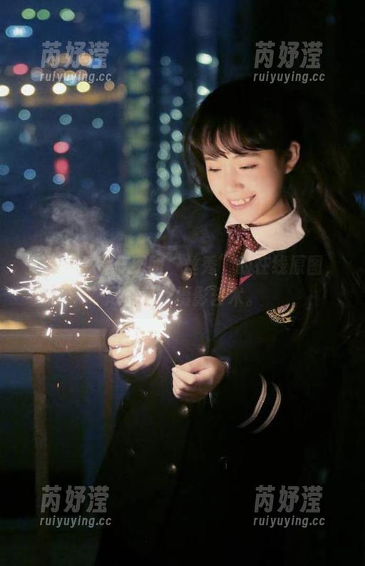 立即观看森萝财团“丝秀”的在线原图，尽享精致摄影艺术。