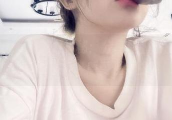 樱晚gigi的魅力揭秘：分享她独特的秘书写真作品集，感受精致生活