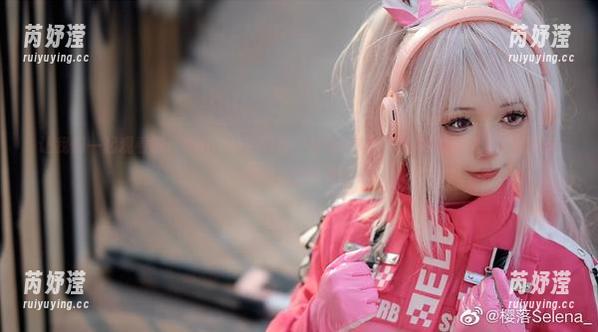 让我们一起观看樱落Selena的作品“Nikke胜利女神·爱丽丝”，感受艺术的魅力与灵感