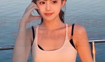 爱蜜社 – 惊艳瞬间：SISY思高清睡衣写真，高清图片尽收她的柔美风采！