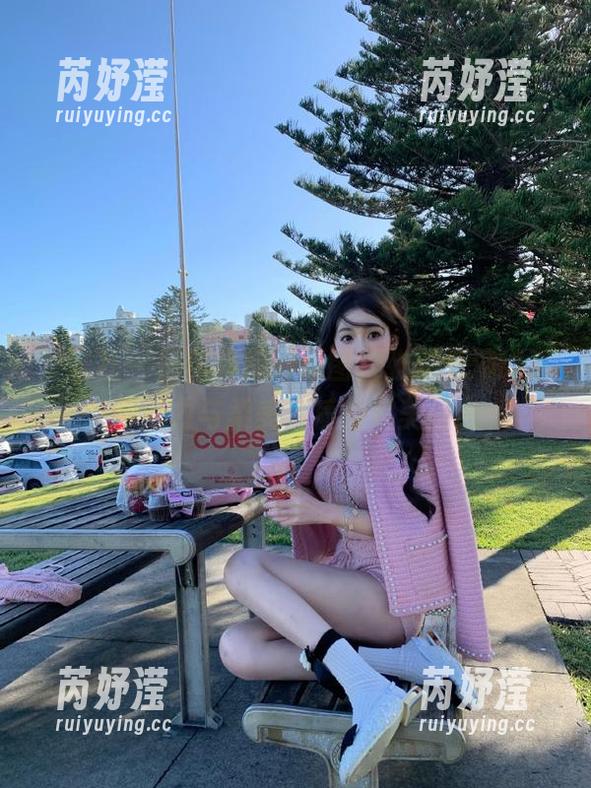 爱蜜社 - 最新体操服原图，张思允演绎青春活力与柔美气质的完美结合