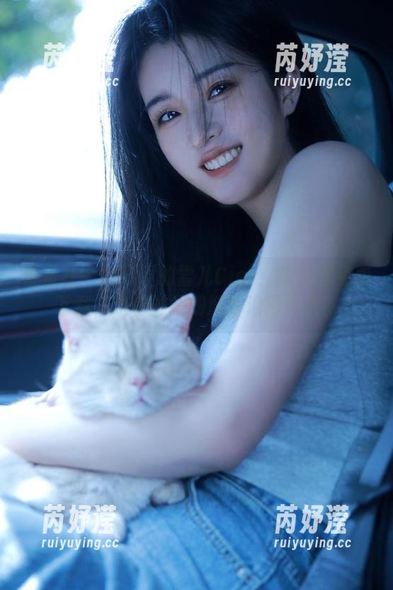 爱蜜社-雪儿Cier 爱蜜社 - 婚纱下的雪儿Cier:来这里免费下载,给你的相册增添浪漫气息!