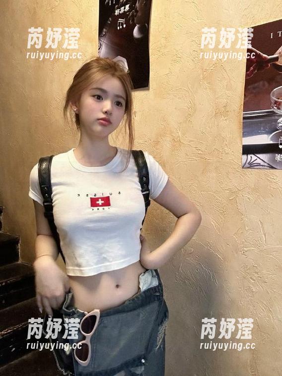 物恋传媒-小晴 物恋传媒 - 小晴眼镜:独特视角的作品集,免费下载品质之选