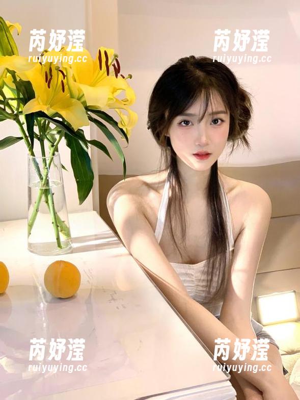 猪饲料 微密圈 - 当猪饲料化身写真女主,带你走进一场‘无猪不欢’的剧情之旅!