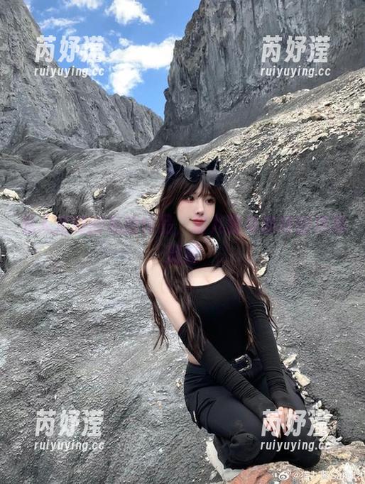 私人定制的私拍作品，猫九酱与旗袍的浪漫邂逅