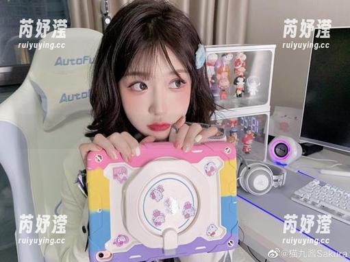 最新黑丝作品登场，猫九酱用cos展现迷人魅力！